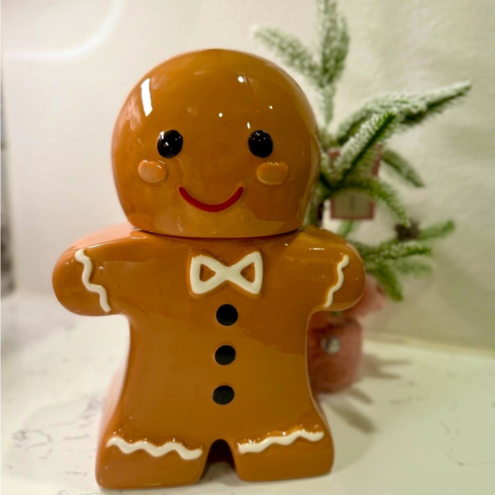 Gingerbread Man Cookie Jar with Lid